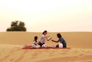 Dubai: Safari matinal por el desierto con paseo en camello y Sandboarding