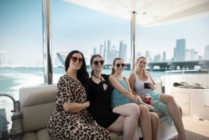 Dubai Morning Yacht Burj Al Arab Tour med snacks och dryck