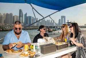Dubai Morning Yacht Burj Al Arab Tour med snacks och dryck