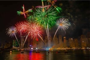 Dubai: New Year Celebration on Yacht - Fireworks, DJ, Drinks