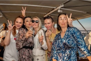 Dubai: New Year Celebration on Yacht - Fireworks, DJ, Drinks