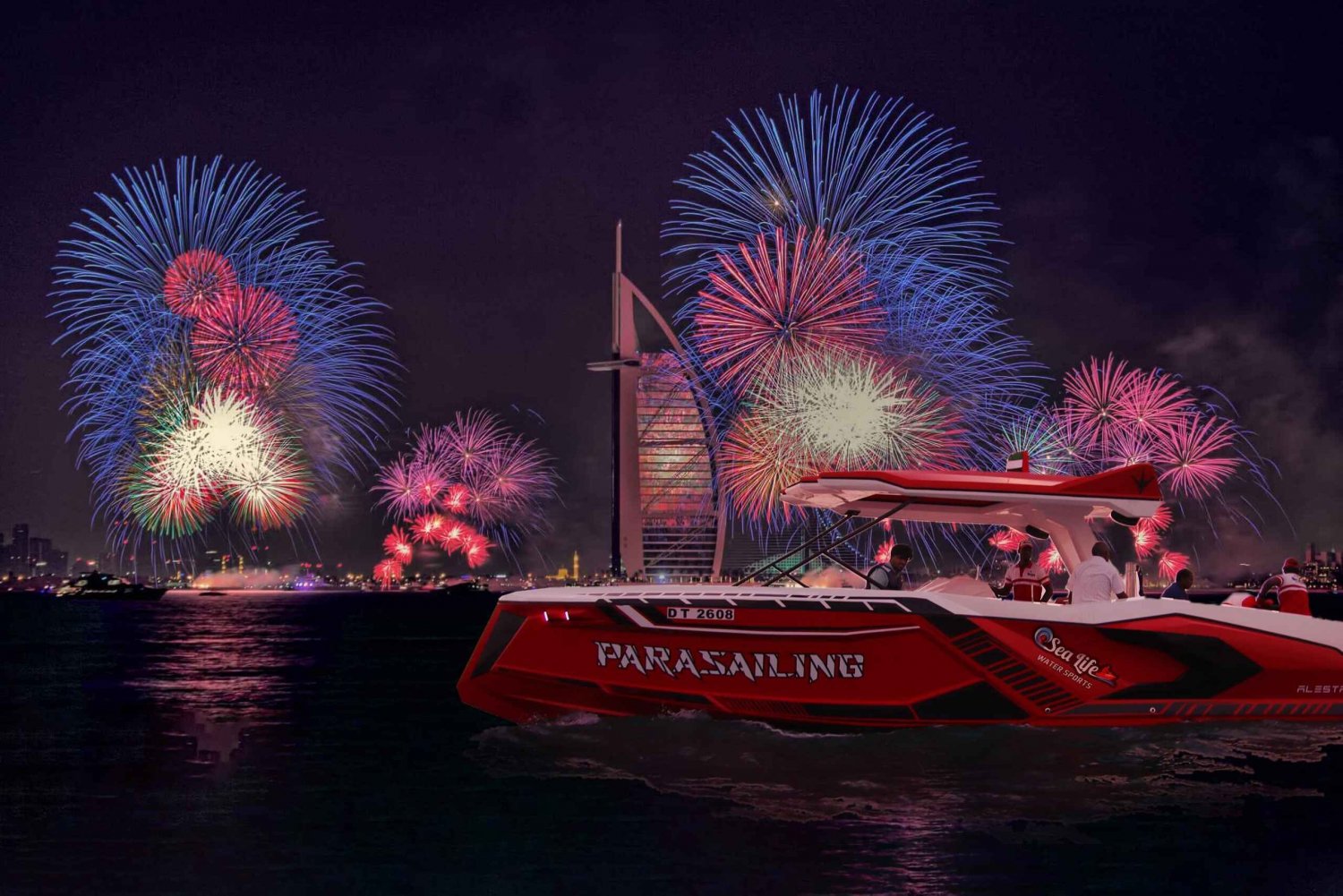 Dubai: Silvester Private/Share Fireworks Speed Boat Tour