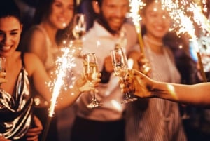 Dubai: Nyttårsaften på en privat luksusyacht på 36 fot