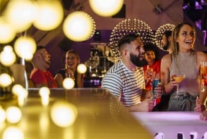 Dubai: DJ, juomat & Canapes: Uudenvuoden huvivenejuhlat ilotulitus, DJ, juomat & Canapes