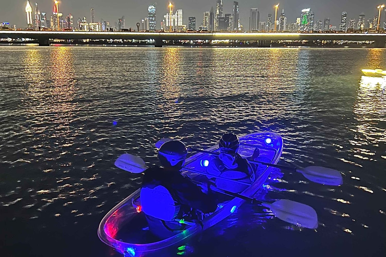Dubai: Kajaktour bei Nacht