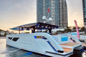 Dubai Harbour: Ozon-Yachtparty mit Live-DJ und offener Bar