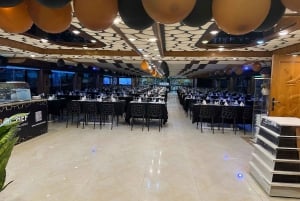 Dubai: Silvester-MegaYacht Lotus Feuerwerk & Dinner-Kreuzfahrt