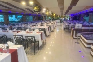 Dubai: Silvester-MegaYacht Lotus Feuerwerk & Dinner-Kreuzfahrt