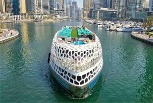 Dubai: NYE MegaYacht Lotus Royale vuurwerk & dinercruise