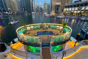 Dubai: NYE MegaYacht Lotus Royale vuurwerk & dinercruise