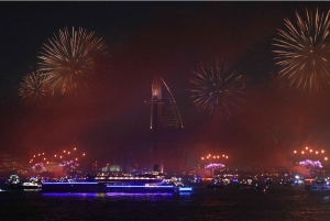 Dubai: NYE MegaYacht Lotus Royale vuurwerk & dinercruise