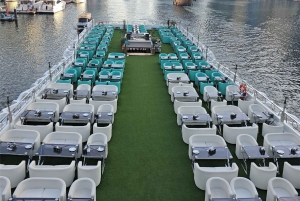 Dubai: NYE MegaYacht Lotus Royale vuurwerk & dinercruise