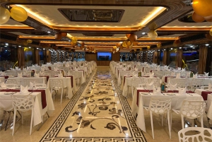 Dubai: NYE MegaYacht Lotus Royale vuurwerk & dinercruise