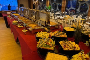 Dubai: NYE MegaYacht Lotus Royale vuurwerk & dinercruise