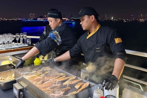 Dubai: NYE MegaYacht Lotus Royale vuurwerk & dinercruise