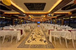 Dubai: NYE MegaYacht Lotus Royale vuurwerk & dinercruise