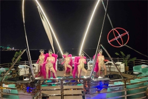 Dubai: NYE MegaYacht Lotus Royale vuurwerk & dinercruise