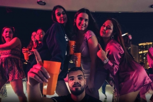 Dubai NYE Party Boat med live DJ, buffet og bar om bord