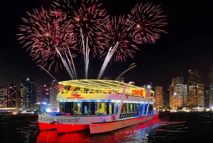 Dubai Party Boat NYE con DJ dal vivo, buffet e bar a bordo