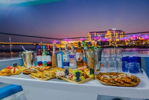 Nytårsaften i Dubai: Yachtfest med fyrværkeri, grill, musik og drinks