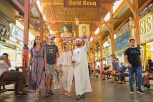 Dubai: Old Dubai Walking Tour with Water Taxi Ride & Snacks