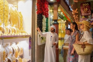 Dubai - Gamla stan Vandring i Gamla stan med souker, Abra-resa och snacks