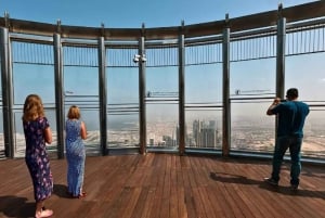 Dubai: Old Town Guided Tour with Abra Ride and Burj Khalifa