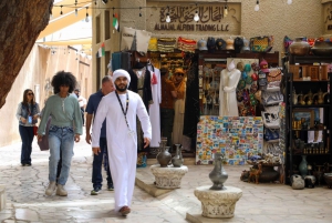 Dubai: Old Town Walking Tour with Lunch & Vintage Car Ride