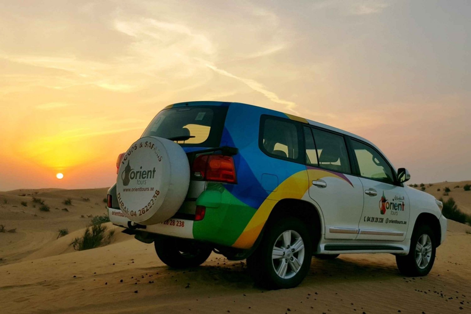 Dubaï : Safari nocturne dans le désert avec séjour en cabine privée.
