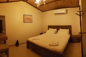 Dubai: Overnight Desert Safari with stay in Private Cabin