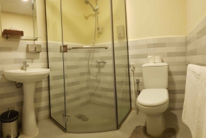 Dubai: Overnight Desert Safari with stay in Private Cabin