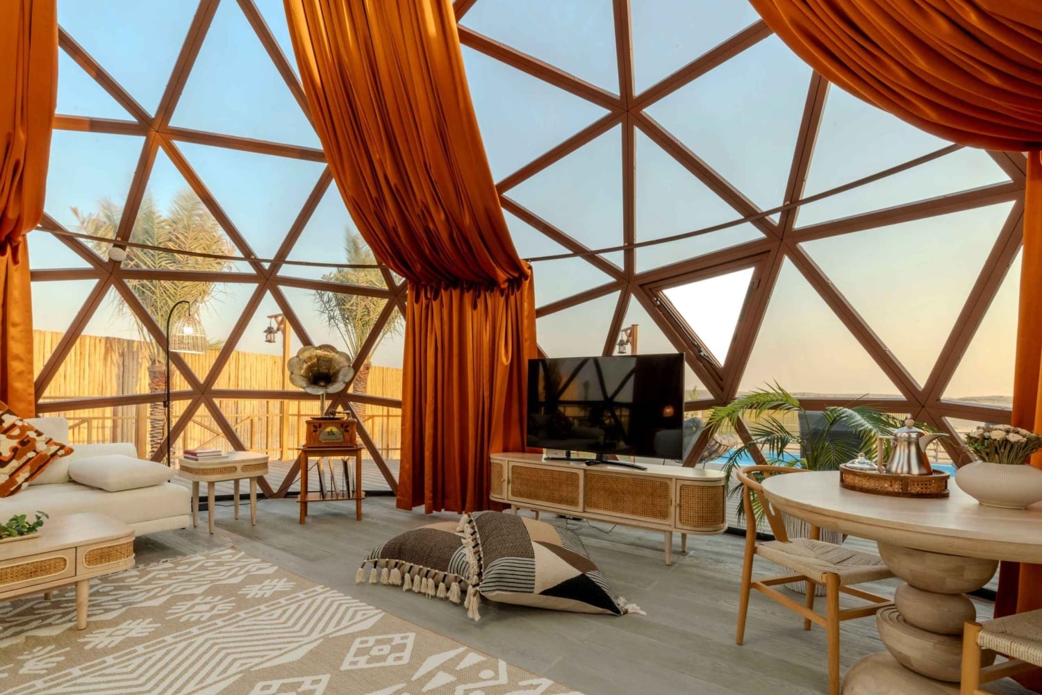 Dubai: Übernachtungssafari mit luxuriöser Übernachtung in einer Kuppel und Sternbeobachtung