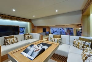 Dubai: Overnight Stay on a Private Luxury Yacht