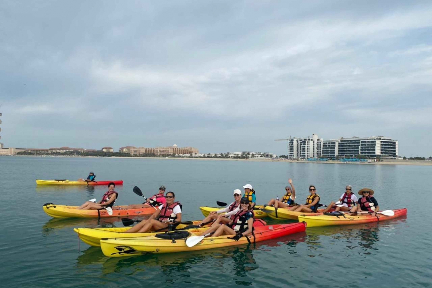 Dubai: Palm Jumeirah Guided Kayaking Tour