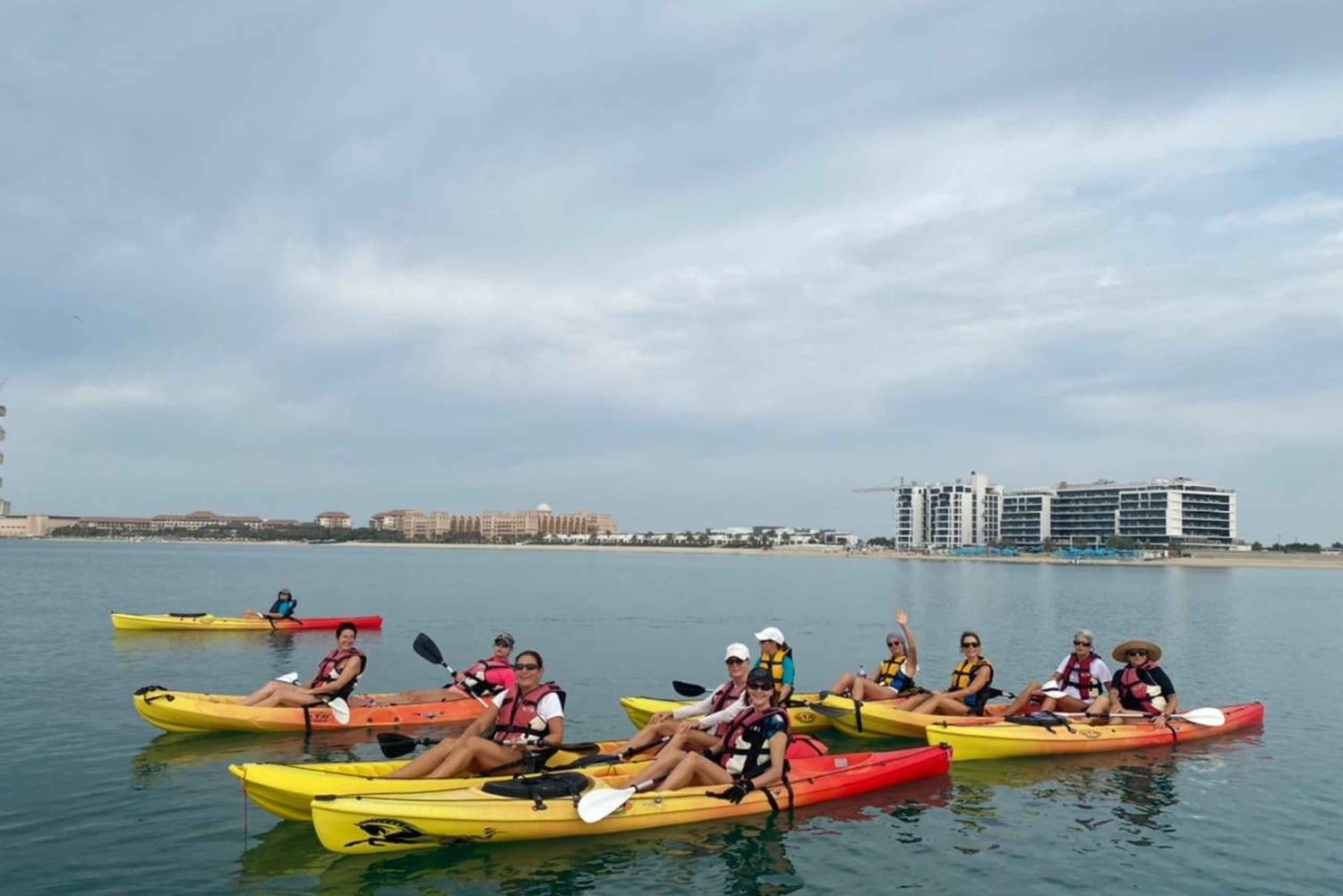 Dubai: Palm Jumeirah Guided Kayaking Tour