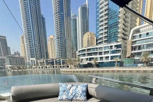 Dubai: Palm Jumeirah Yacht Tour with Refreshments