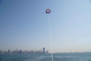 Dubai: Parasailing at Jumeirah Beach Residence