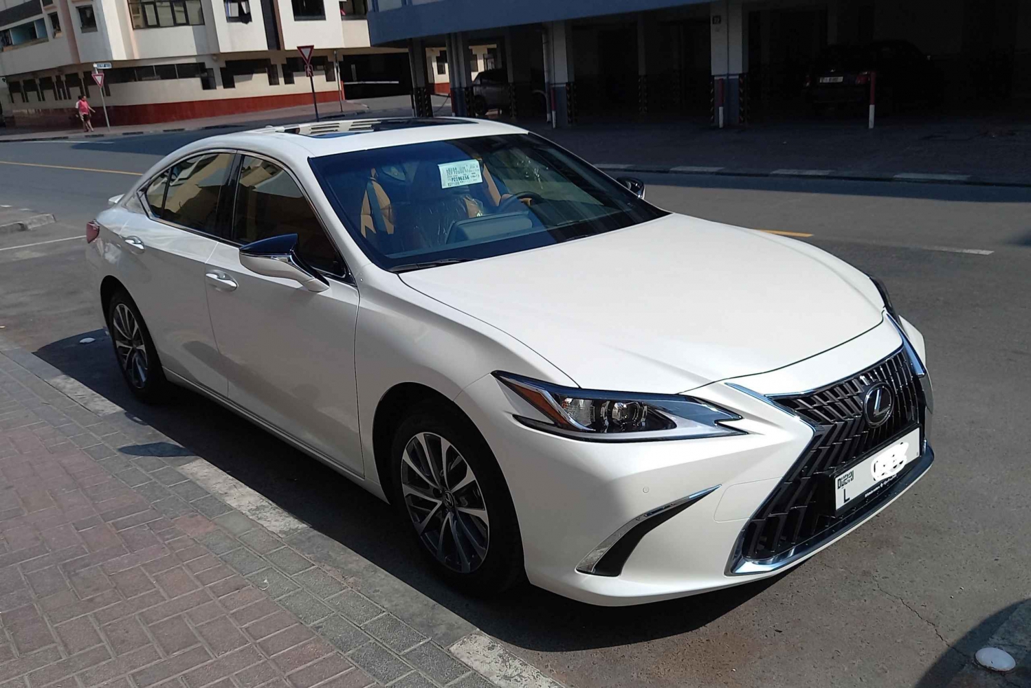 Dubai: Premium Lexus Private Car with Driver Service