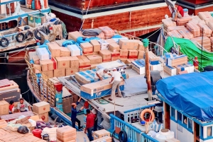 Dubai: Premium Old Town, Street Food, Souks & Boat Ride Tour