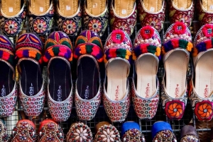 Dubai: Premium Old Town, Street Food, Souks & Boat Ride Tour