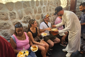 Dubai: Premium Old Town, Street Food, Souks & Boat Ride Tour