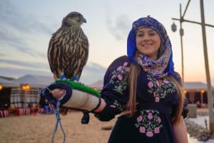 Dubaj: Safari Premium, Przejażdżka na wielbłądzie & Al Khayma Camp 3-Bufety