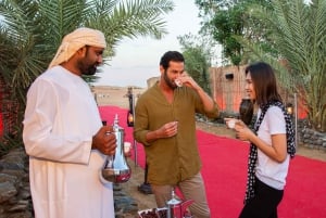 Dubaj: Premium Sahara Camp Safari, jazda na wielbłądzie i sandboarding