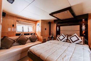 Dubai: Private 56-Foot Luxury Yacht Cruise