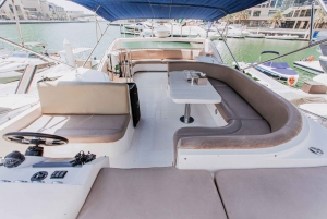 Dubai: Crociera privata su uno yacht di lusso di 56 piedi