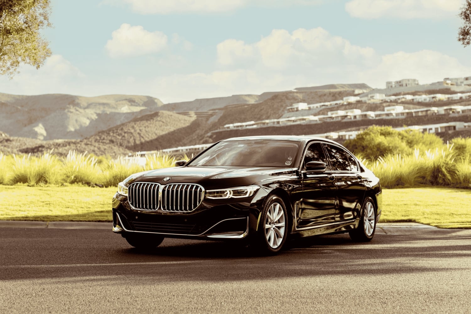 Dubai: Private Airport Transfer with Meet & Greet