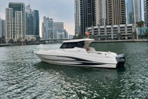 Dubai: Private Boat Cruise from Dubai Marina