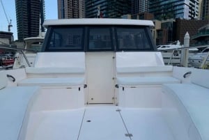 Dubai: Private Boat Cruise from Dubai Marina