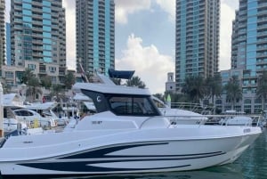 Dubai: Private Boat Cruise from Dubai Marina