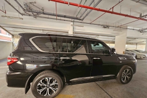 ドバイ : ドライバー付き専用車サービス